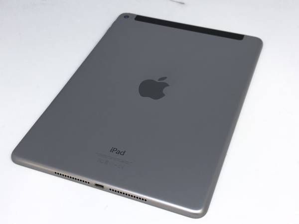 新品同様 au iPad Air 2 64GB 数多く グレイ 