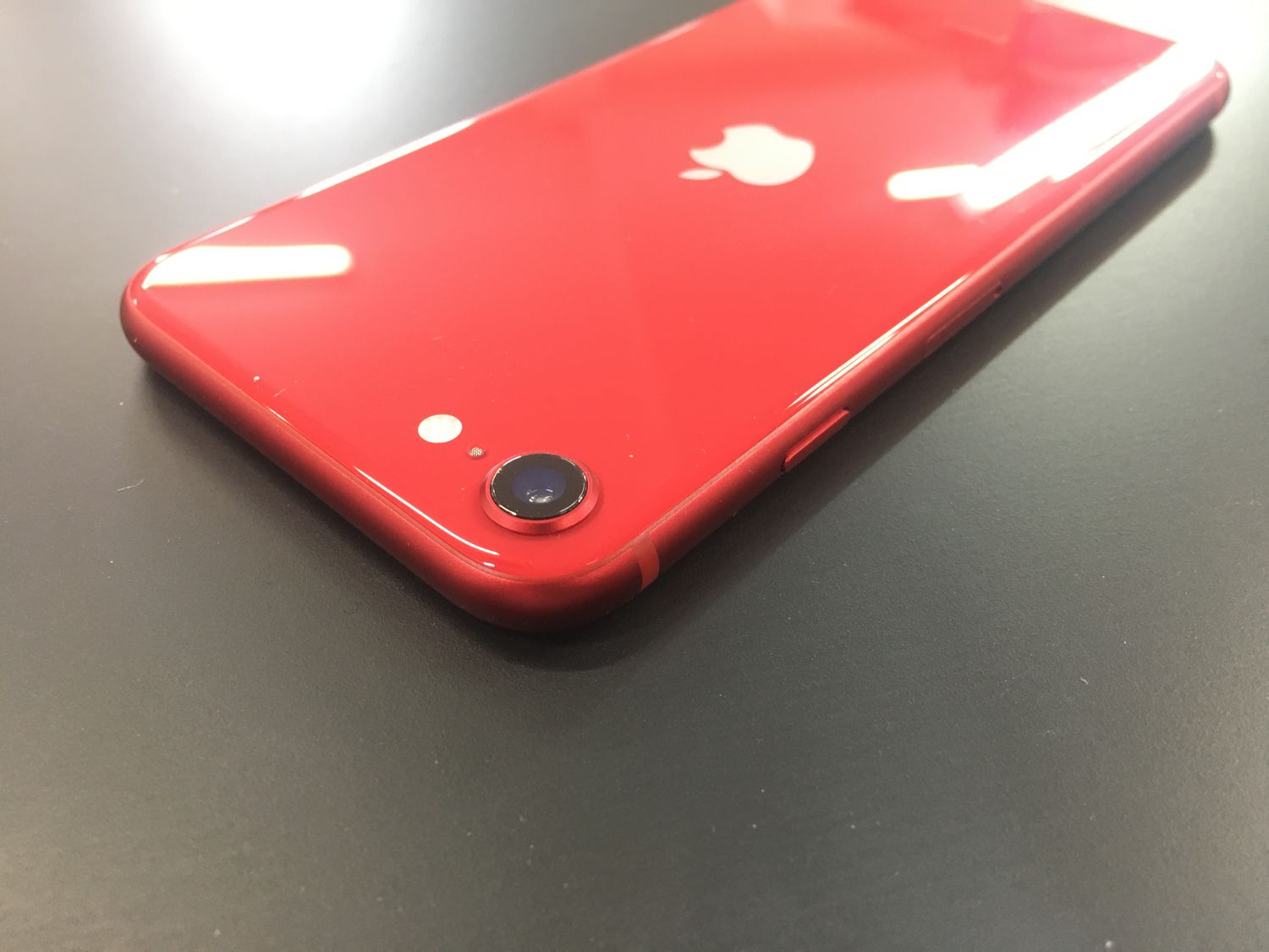 092200A IPhone SE 64GB【 バッテリー99%】 092200A IPhone SE 64GB【 バッテリー99%】 スマートフォン・携帯電話