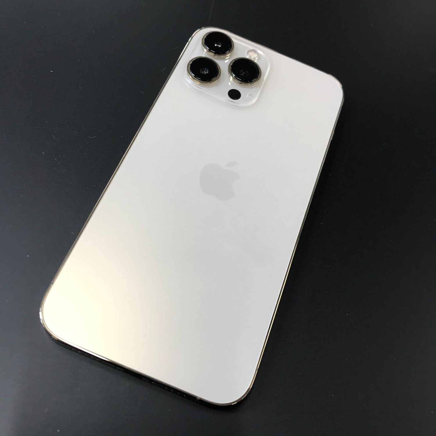 ムスビー｜Apple SIMフリー iPhone 13 Pro Max 256GB ゴールド MLJA3J