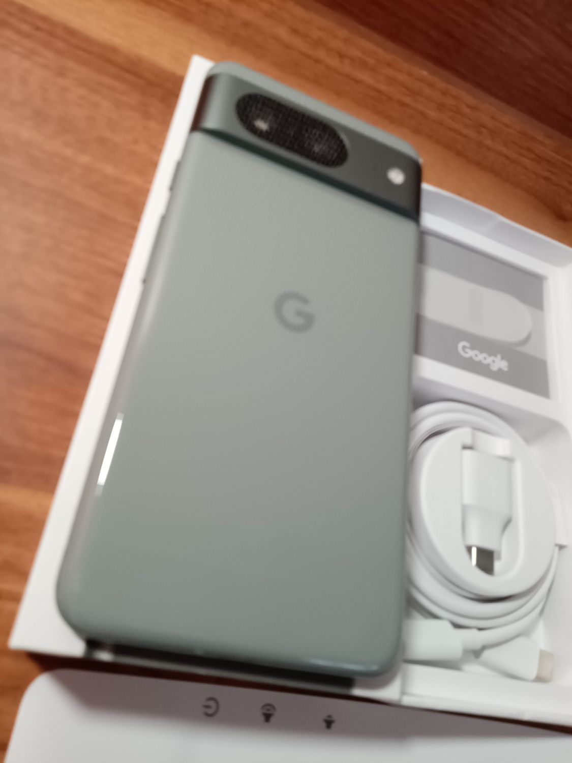 ムスビー｜【中古美品】Google Pixel 8 国内SIMフリー版 ハゼル 