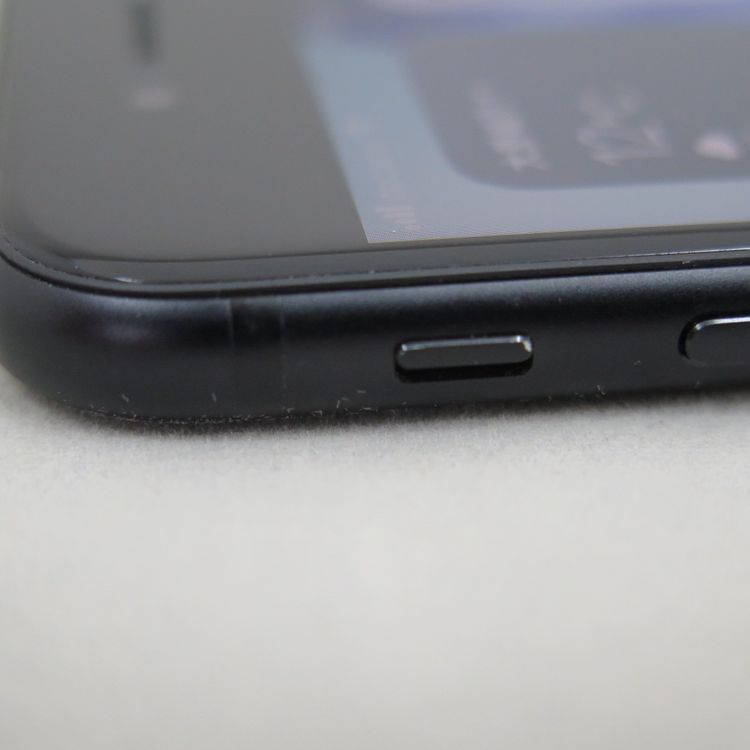 iPhone SE 2 64GB ��2���� �֥�å� docomo SIM���å�����������