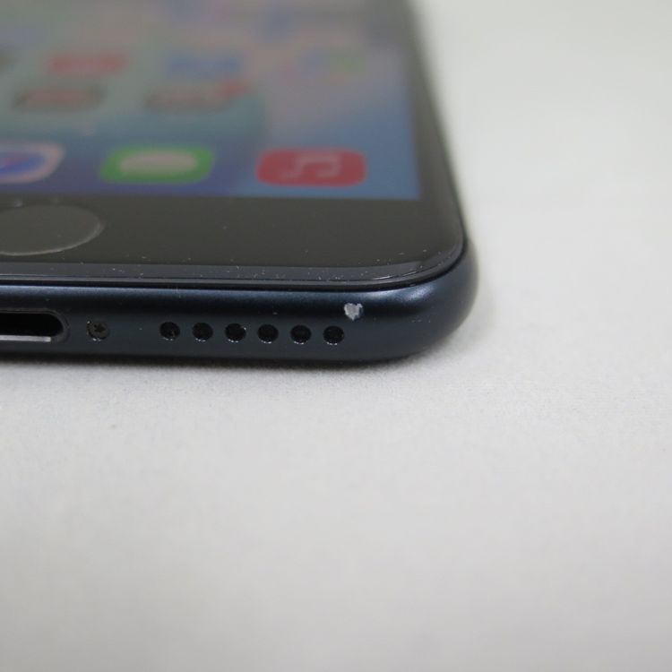 iPhone SE 3 64GB ��3���� �ߥåɥʥ��� docomo SIM���å�����������
