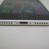 iPhone SE 3 ��3���� 64GB �������饤�� docomo SIM���å�����������