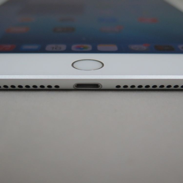 iPad mini 5 Wi-Fi 64GB 5 С 