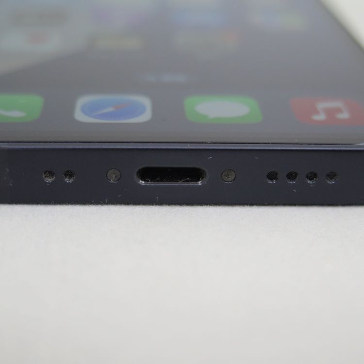iPhone 12 mini 128GB ブラック docomo SIMロック解除済中古品
