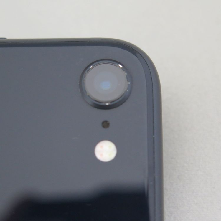 iPhone SE 3 ��3���� 64GB �ߥåɥʥ��� docomo SIM���å�����������