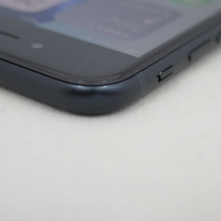 iPhone SE 3 ��3���� 64GB �ߥåɥʥ��� docomo SIM���å�����������
