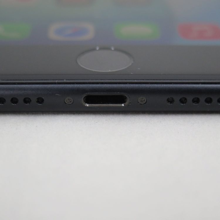 iPhone SE 2 64GB ��2���� �֥�å� docomo SIM���å�����������