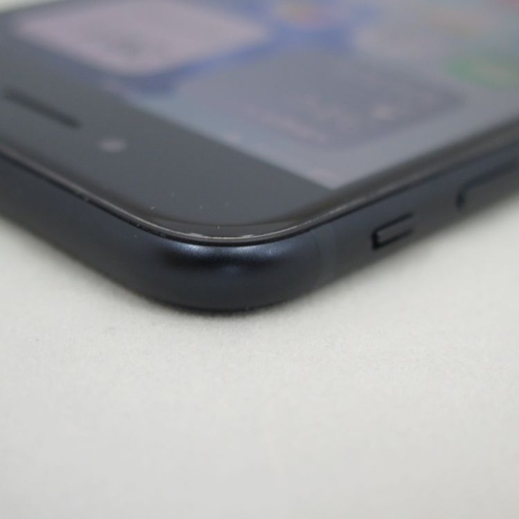 iPhone SE 3 ��3���� 64GB �ߥåɥʥ��� docomo SIM���å�����������