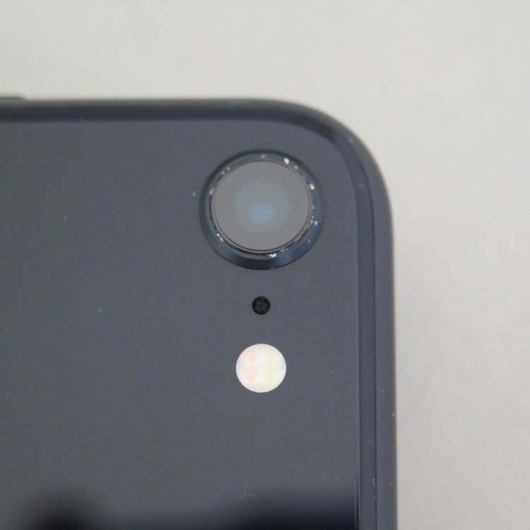 iPhone SE 3 ��3���� 64GB �ߥåɥʥ��� docomo SIM���å�����������
