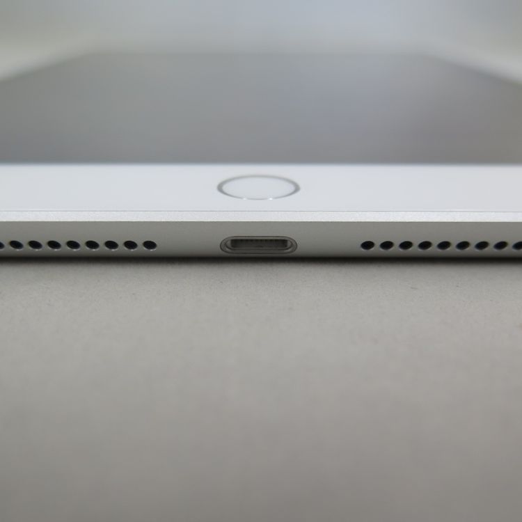 iPad 8 Wi-Fi��Cellular 32GB ����С� SIM�ե꡼ �����
