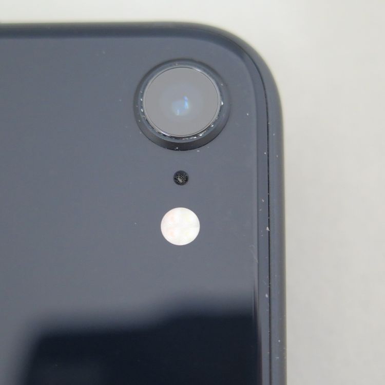 iPhone SE 3 ��3���� 64GB �ߥåɥʥ��� docomo SIM���å�����������