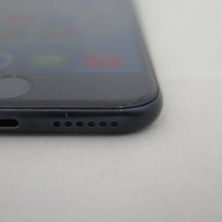 iPhone SE 3 64GB ��3���� �ߥåɥʥ��� docomo SIM���å�����������