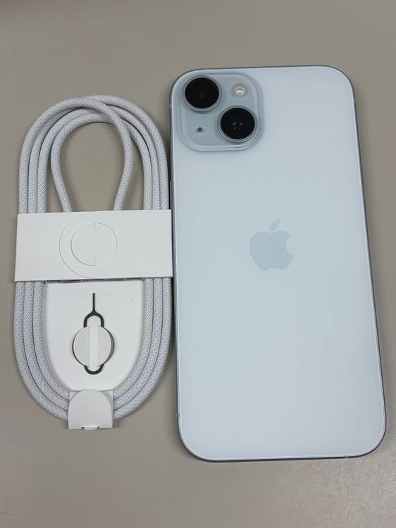 �ڥ�Х���BOX�۶����� ����95%SIM�ե꡼ iPhone15 128GB �֥롼