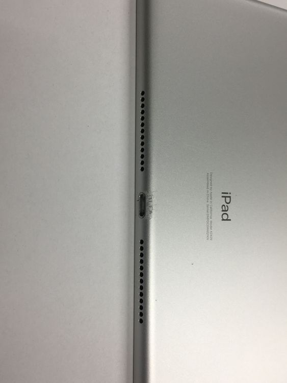 �ڥ�Х���BOX������ ����81�� Apple iPad ��8���� SIM�ե꡼ 32GB ����С�