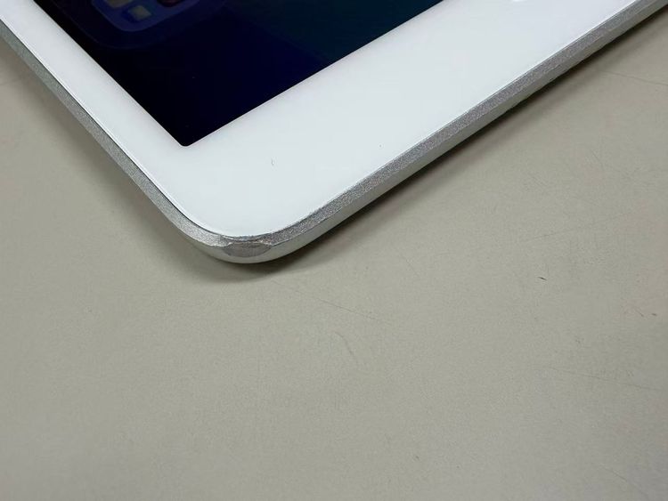 ����81�� SIM�ե꡼ iPad Air ��3���� 256GB ����С�