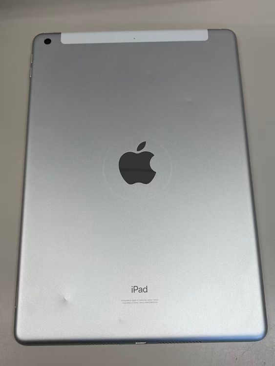 ����73% SIM�ե꡼iPad (��8����) 32GB ����С�