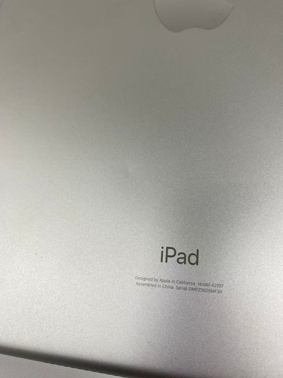Apple iPad ��7���� Wi-Fi��128GB Silevr  �Ÿ�����ʤ�