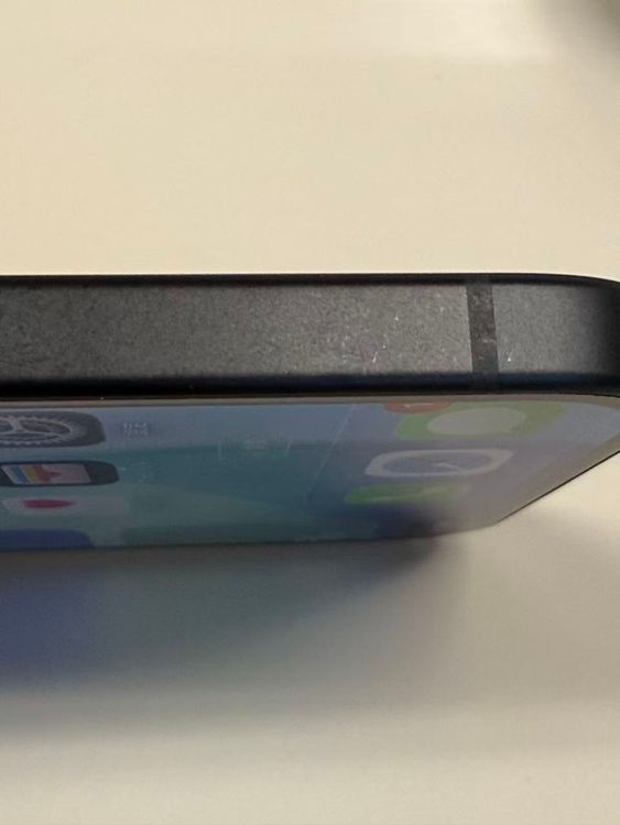 �ڥ�Х���BOX�۶����� ����98%SIM�ե꡼ iPhone15 128GB �֥�å�