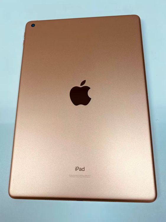 Apple iPad ��8���� Wi-Fi��128GB Gold �Хåƥ꡼��ĥ