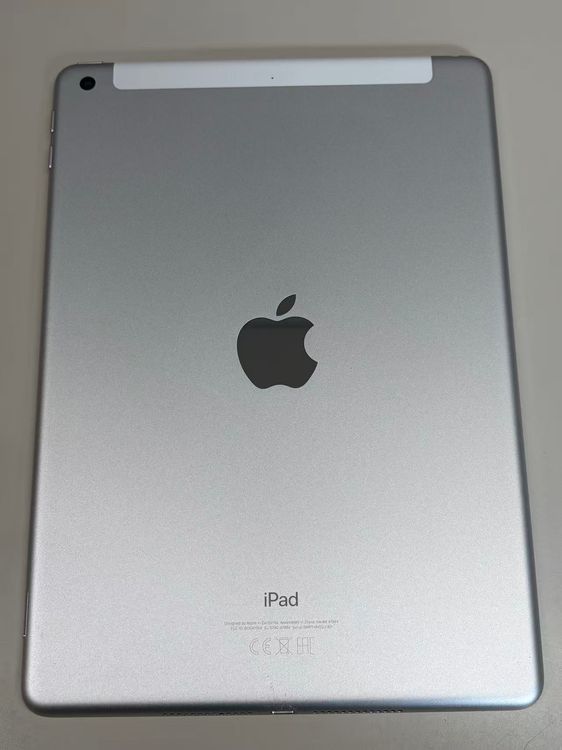 SIM�ե꡼ iPad (��6����) 32GB ����С�