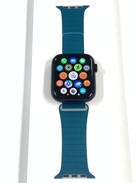 ����Ʊ�͡�����100% AppleWatch Series 6 GPS+ Cellular 44mm