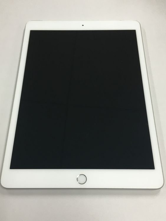 �ڥ�Х���BOX������ ����81�� Apple iPad ��8���� SIM�ե꡼ 32GB ����С�