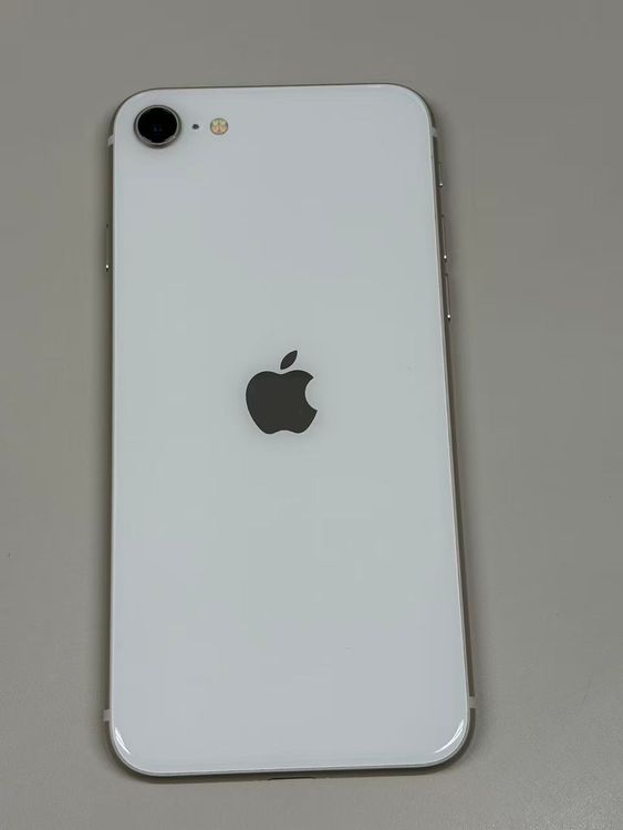 �ڥ�Х���BOX�۶����� ����87%SIM�ե꡼ iPhone SE(�裳����) 64GB