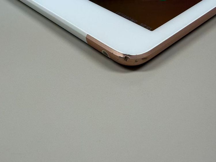 ����100% SIM�ե꡼iPad (��7����) 32GB �������