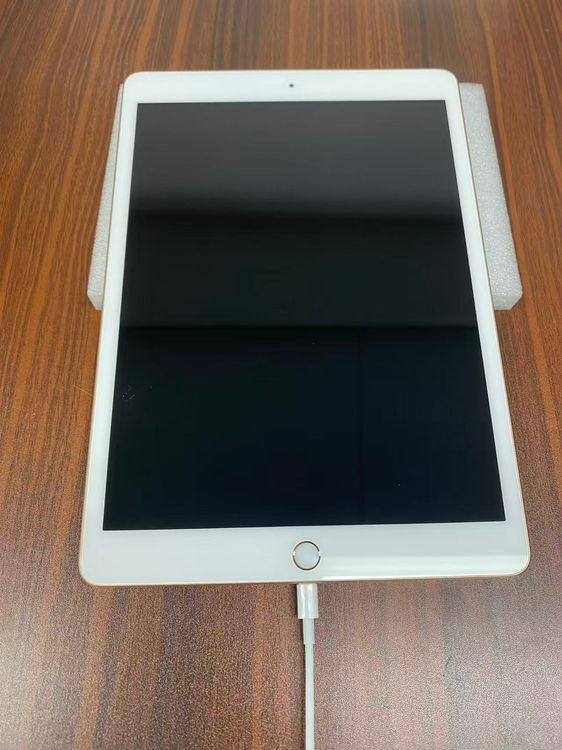 Apple iPad ��8���� Wi-Fi��128GB Gold�Ÿ�����ʤ�