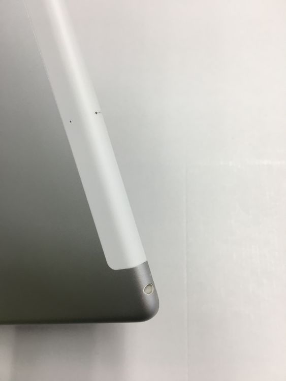 �ڥ�Х���BOX������ ����86�� SIM�ե꡼ Apple iPad ��8���� 32GB ����С�