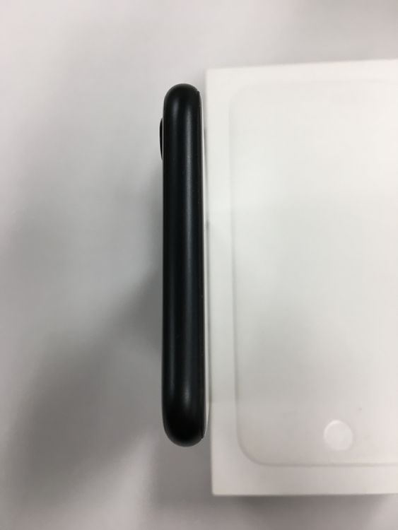�ڥ�Х���BOX������ ����87�� iPhone SE ��2���� 64GB SIM�ե꡼ �֥�å�