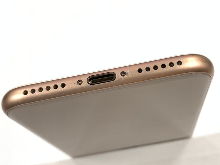 ����100% SIM�ե꡼ iPhone8 64GB Gold