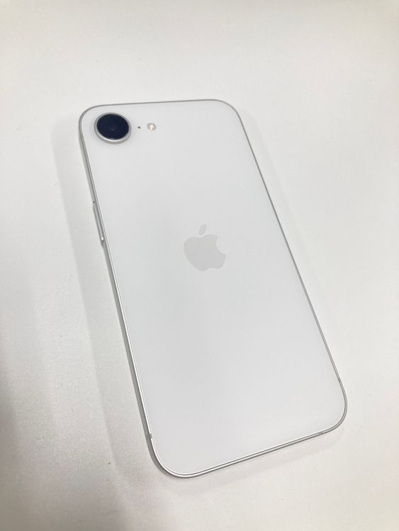 �ڥ�Х���BOX�ۿ���Ʊ�� ����100%SIM�ե꡼ iPhone16e 128GB���ۥ磻��