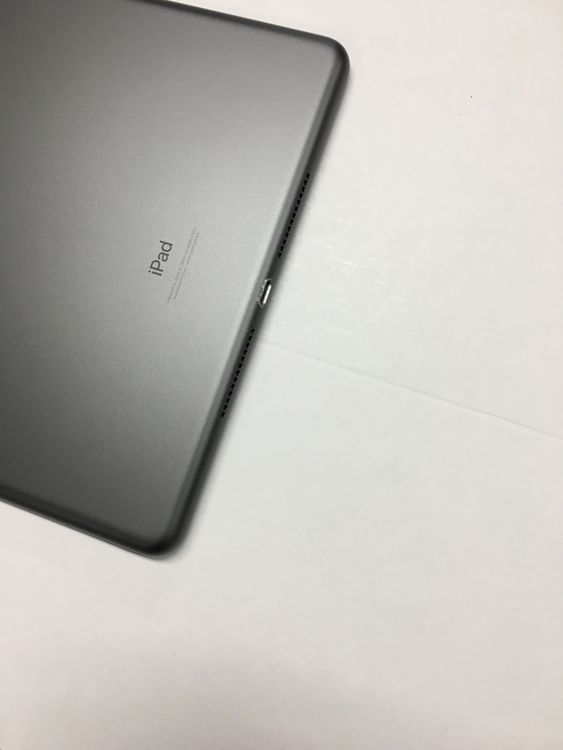 �ڥ�Х���BOX������98�� Apple iPad ��9���� Wi-Fi 64GB ���ڡ������쥤