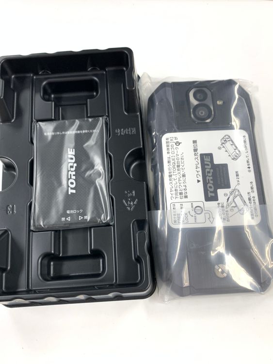 ̤����  au KYV46 TORQUE G04 64GB �֥�å�
