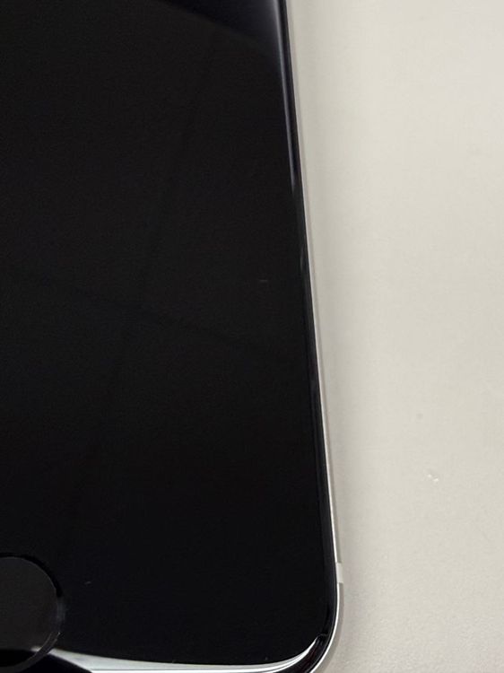 �ڥ�Х���BOX������ ����93%SIM�ե꡼iPhone SE(�裳����) 64GB