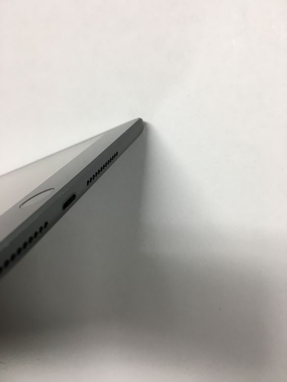 �ڥ�Х���BOX������ ����81�� Apple iPad ��8���� SIM�ե꡼ 32GB