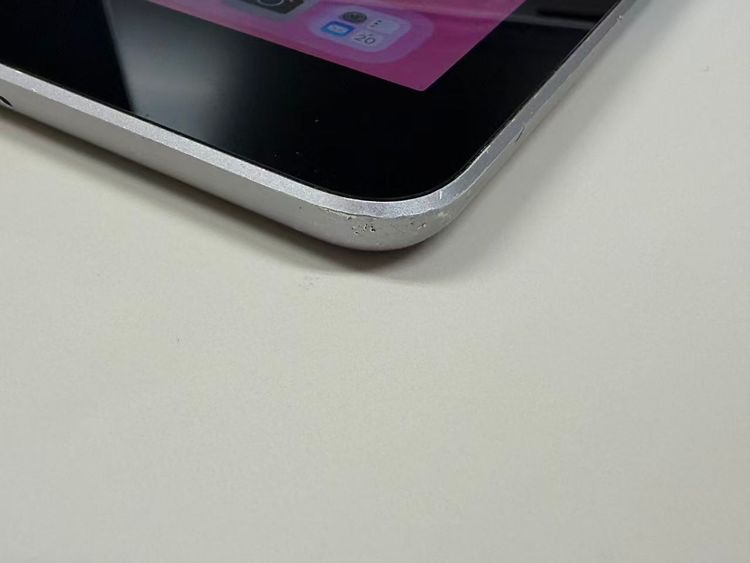 ����94% SIM�ե꡼iPad (��6����) 128GB ���ڡ�������