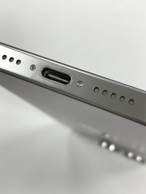 �ڥ�Х���BOX�� ����96%SIM�ե꡼ iPhone16 Pro 128GB �ۥ磻�ȥ����˥���