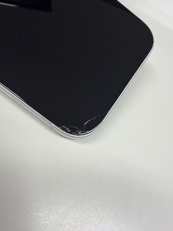 ����92%SIM�ե꡼ iPhone16 128GB �ۥ磻��