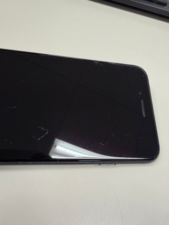 ����100%SIM�ե꡼ iPhone SE(�裳����)  128GB �ߥåɥʥ���