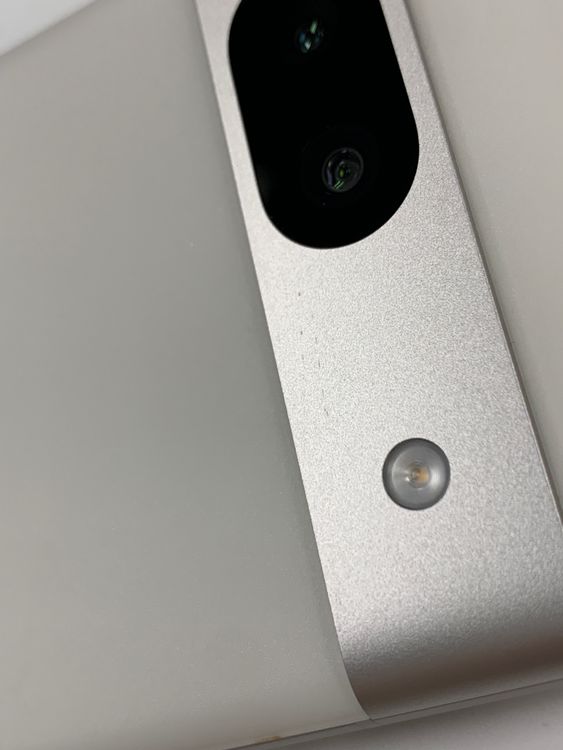 �Хåƥ꡼90�� Google Pixel 8a 128GB Porcelain