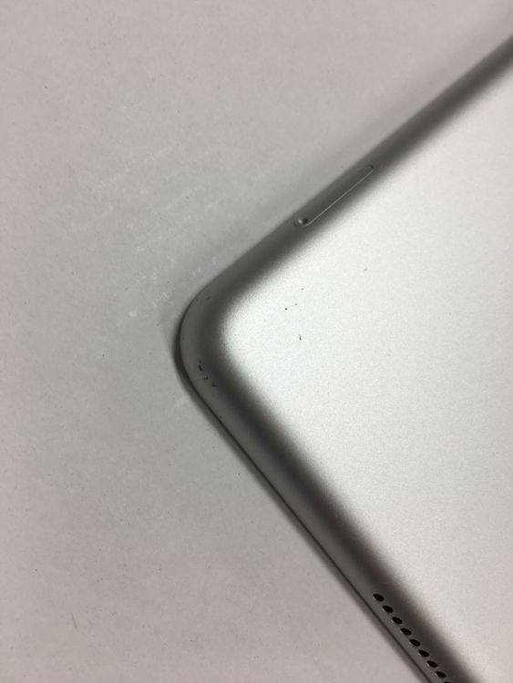 �ڥ�Х���BOX������ ����90�� Apple iPad ��8���� SIM�ե꡼ 32GB ����С�