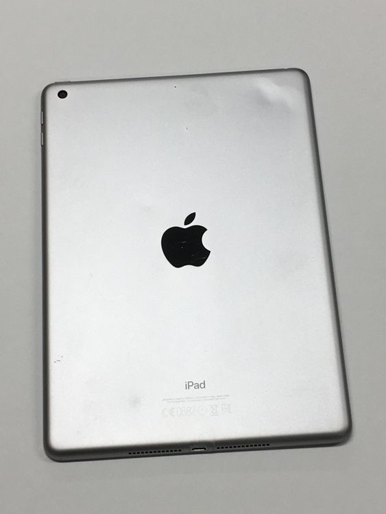 �ڥ�Х���BOX��iPad ��5���� 128GB ���ڡ������쥤