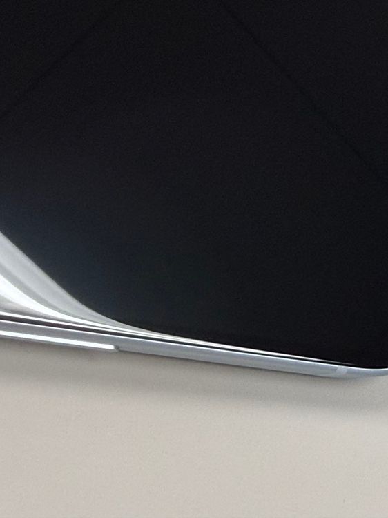 �ڥ�Х���BOX�۶����� ����100%SIM�ե꡼ iPhone15 128GB �֥롼