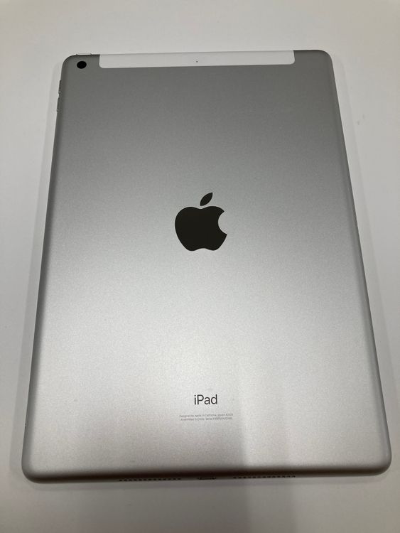 ����97% Apple iPad ��8���� SIM�ե꡼ 32GB ����С�