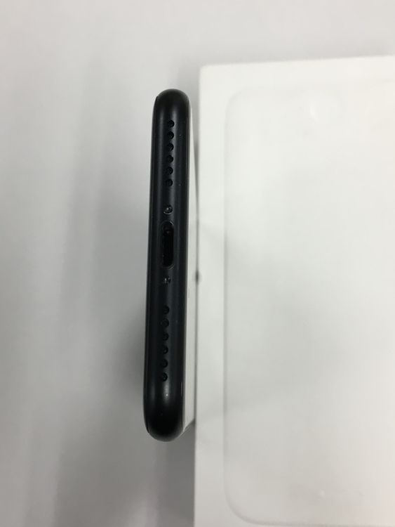 Ķ���ʡ�����89�� SIM�ե꡼ iPhone SE ��2���� 64GB �֥�å�