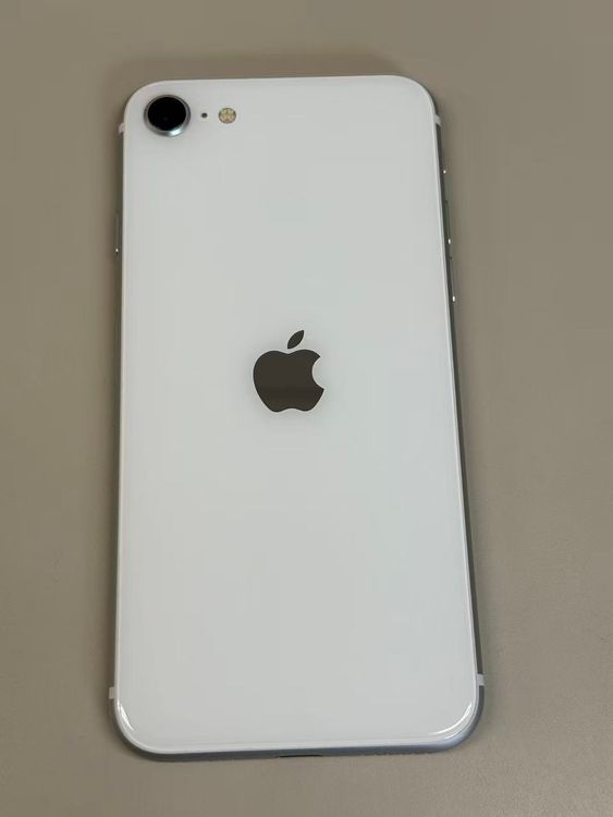 ������ ����90%SIM�ե꡼ iPhone SE(��2����) 64GB �ۥ磻��