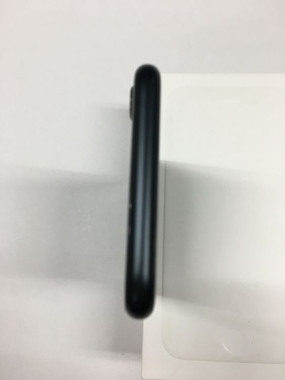 �ڥ�Х���BOX�۱վ����� iPhone SE3 ��3���� 64GB SIM�ե꡼ �ߥåɥʥ���